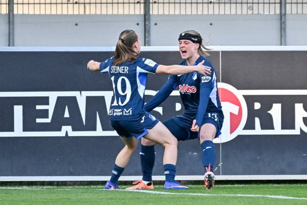 Jubel zum Tor zum 0:1 durch Wielle Douma (TSG Hoffenheim, 13) mit Marie Steiner (TSG Hoffenheim, 19) GER, SC Freiburg - TSG Hoffenheim, Frauen-Fussball, Google Pixel Frauen-Bundesliga, 22. Spieltag, Saison 2025 2026, 29.03.2026 DFB REGULATIONS PROHIBIT ANY USE OF PHOTOGRAPHS AS IMAGE SEQUENCES AND OR QUASI-VIDEO GER, SC Freiburg - TSG Hoffenheim, Frauen-Fussball, Google Pixel Frauen-Bundesliga, 22. Spieltag, Saison 2025 2026, 29.03.2026 Freiburg Copyright: xEibner-Pressefoto ThomasxHessx EP_THS