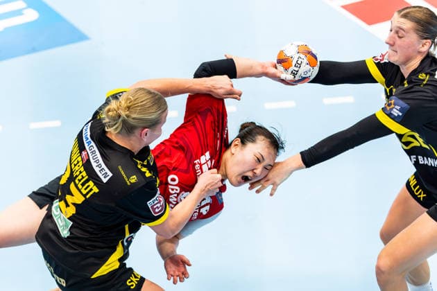 29.03.2026, GER, Handball, Frauen, Saison 2025 2026, EHF European League, Viertelfinale, Thueringer HC - Nykobing Falster Handbold Nanna Hinnerfeldt Andersen (Nykobing Falster Handbold), Natsuki Aizawa (Thueringer HC,23), Stine Eiberg Jorgensen (Nykobing Falster Handbold) 99947 Bad Langensalza Salza Halle Sporthalle Mehrz Thüringen Deutschland