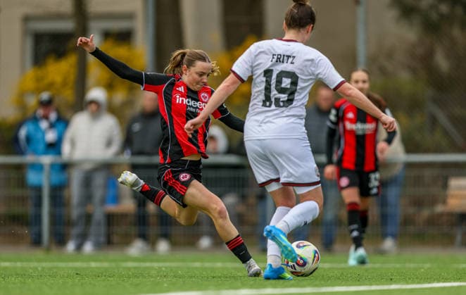 GER, Frankfurt, Eintracht Frankfurt II vs FC Ingolstadt, 2. Frauen Bundesliga, Fussball, DFB, Spielzeit 2025 2026, Stadion am Brentanobad, 21. Spieltag im Bild: Helene Schäfer (Eintracht Frankfurt 35), Anna-Lena Fritz (FC Ingolstadt Frauen 19) DFB DFL REGULATIONS PROHIBIT ANY USE OF PHOTOGRAPHS AS IMAGE SEQUENCES AND OR QUASI-VIDEO, 29.03.2026 Copyright: HMBxMedia HendrikxHamelau