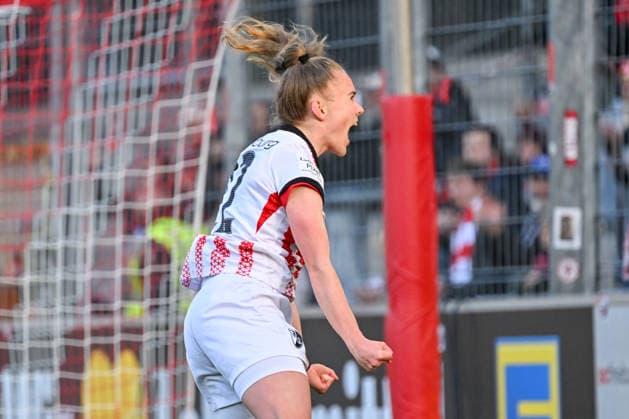 Jubel zum Tor zum 1:2 durch Lisa Kolb (SC Freiburg, 22) GER, SC Freiburg - TSG Hoffenheim, Frauen-Fussball, Google Pixel Frauen-Bundesliga, 22. Spieltag, Saison 2025 2026, 29.03.2026 DFB REGULATIONS PROHIBIT ANY USE OF PHOTOGRAPHS AS IMAGE SEQUENCES AND OR QUASI-VIDEO GER, SC Freiburg - TSG Hoffenheim, Frauen-Fussball, Google Pixel Frauen-Bundesliga, 22. Spieltag, Saison 2025 2026, 29.03.2026 Freiburg Copyright: xEibner-Pressefoto ThomasxHessx EP_THS