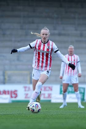 Meret Felde (SC Freiburg, 04) am Ball , Deutschland, Fussball, GooglePixel Frauen-Bundesliga, 22.Spieltag, 2025 2026, SC Freiburg vs. TSG 1899 Hoffenheim, 29.03.2026, Dreisamstadion, Freiburg, Deutschland DFB REGULATIONS PROHIBIT ANY USE OF PHOTOGRAPHS AS IMAGE SEQUENCES AND OR QUASI-VIDEO. Freiburg Dreisamstadion Baden-Wuerttemberg Deutschland Copyright: xArnexAmbergx