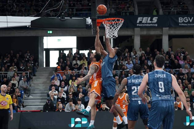 v. li. im Zweikampf, Christopher Ludlum (Ratiopharm Ulm, 4),Osun Osunniyi (MLP Academics Heidelberg, 12) GER, MLP Academics Heidelberg vs. Ratiopharm Ulm, Basketball, easycredit Basketball Bundesliga, 26.Spieltag, Saison, 2025 2026, 29.03.2025 GER, MLP Academics Heidelberg vs. Ratiopharm Ulm, Basketball, easycredit Basketball Bundesliga, 26.Spieltag, Saison, 2025 2026, 29.03.2025 Heidelberg Copyright: xEibner-Pressefoto JoergxHirschx EP_JHH