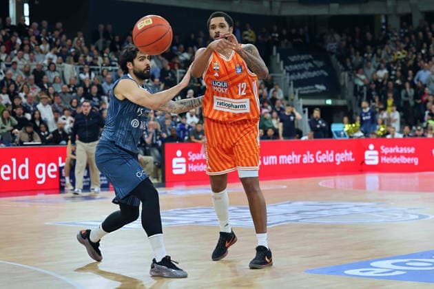 v. li. im Zweikampf, Marcel Keßen (MLP Academics Heidelberg, 15), Joel Soriano (Ratiopharm Ulm, 12) GER, MLP Academics Heidelberg vs. Ratiopharm Ulm, Basketball, easycredit Basketball Bundesliga, 26.Spieltag, Saison, 2025 2026, 29.03.2025 GER, MLP Academics Heidelberg vs. Ratiopharm Ulm, Basketball, easycredit Basketball Bundesliga, 26.Spieltag, Saison, 2025 2026, 29.03.2025 Heidelberg Copyright: xEibner-Pressefoto JoergxHirschx EP_JHH