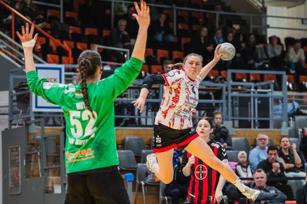 Nina Fischer (TG Nuettingen, 04) beim Sprungwurf TSV Bayer 04 Leverkusen vs. TG Nuertingen, Handball, 2.Handball-Bundesliga, 22.Spieltag, Saison 2025 26, 29.03.2026, TSV Bayer 04 Leverkusen vs. TG Nuertingen, Handball, 2.HBL, 22.Spieltag, Saison 2025 26, 29.03.2026 Leverkusen Copyright: xEibner-Pressefoto LukasxBaldygax EP_LBA