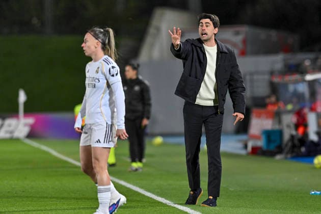 March 29, 2026, Madrid, Madrid, Spain: PAU MARC QUESADA heach coach of Real Madrid Femenino CF during the Spanish Women League, Liga F, football match played between REAL MADRID Vs FC Barcelona, Barca at Alfredo Di Stefano stadium on march 29, 2026, in Valdebebas, Madrid, Spain. Madrid Spain - ZUMAc312 20260329_zsp_c312_030 Copyright: xOscarxManuelxSanchezx