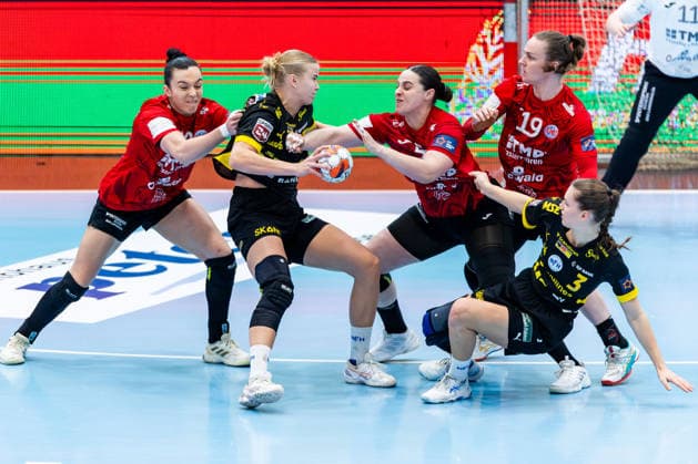 29.03.2026, GER, Handball, Frauen, Saison 2025 2026, EHF European League, Viertelfinale, Thueringer HC - Nykobing Falster Handbold Jana Scheib (Thueringer HC,20), Nanna Hinnerfeldt Andersen (Nykobing Falster Handbold), Josefine Hanfland (Thueringer HC,57), Luca Farago (Thueringer HC,19), Clara Ronde Haugaard Bang (Nykobing Falster Handbold) 99947 Bad Langensalza Salza Halle Sporthalle Mehrz Thüringen Deutschland