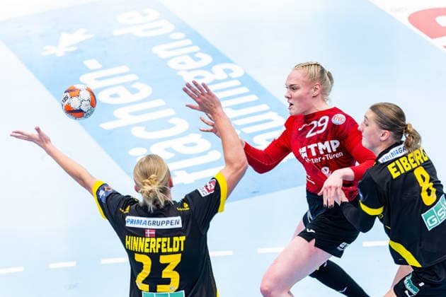 29.03.2026, GER, Handball, Frauen, Saison 2025 2026, EHF European League, Viertelfinale, Thueringer HC - Nykobing Falster Handbold Nanna Hinnerfeldt Andersen (Nykobing Falster Handbold), Johanna Reichert (Thueringer HC,29), Stine Eiberg Jorgensen (Nykobing Falster Handbold) 99947 Bad Langensalza Salza Halle Sporthalle Mehrz Thüringen Deutschland