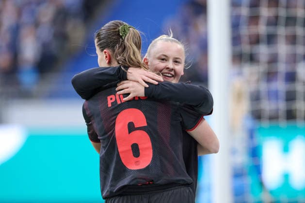 v.li.: Torschützin Vanessa Fudalla (Bayer 04 Leverkusen, 21) und Katharina Piljic (Bayer 04 Leverkusen, 6) mit Torjubel, Jubel, jubeln, jubelt, optimistisch, Spielszene, Highlight, Freude über das Tor zum 0:1, DIE DFB-RICHTLINIEN UNTERSAGEN JEGLICHE NUTZUNG VON FOTOS ALS SEQUENZBILDER UND ODER VIDEOÄHNLICHE FOTOSTRECKEN. DFB REGULATIONS PROHIBIT ANY USE OF PHOTOGRAPHS AS IMAGE SEQUENCES AND OR QUASI-VIDEO., 30.03.2026, Hamburg (Deutschland), Fussball, Google Pixel Frauen-Bundesliga, Hamburger SV - Bayer 04 Leverkusen
