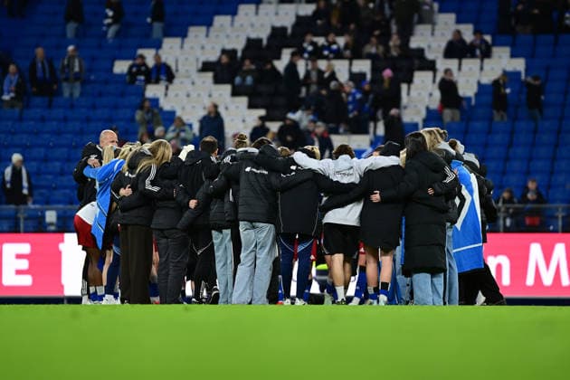 Fußball I Frauen I Saison 2025-2026 I Bundesliga I 22. Spieltag I Hamburger SV - Bayer 04 Leverkusen I 30.03.2026 Schaut enttäuscht, betrübt, deprimiert, frustriert, geknickt, gekränkt, niedergeschlagen, unzufrieden, ernüchtert, schlecht gelaunt: Hamburger SV Frauen Hamburg Volkspark, Volksparkstadion, Stadion, Volkspark-Stadion Hamburg Deutschland Copyright: xLobeca FelixxSchlikisx