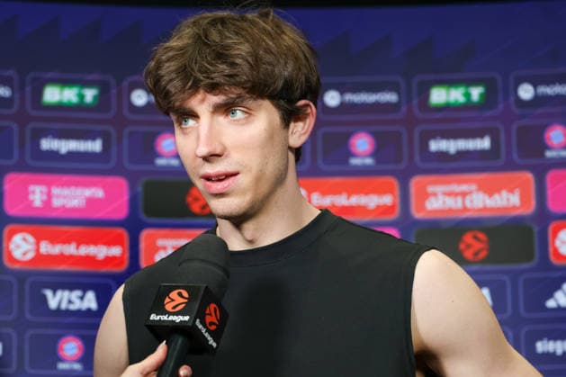 Justinian Jessup (FC Bayern Basketball, 10) beim Interview vor dem Spiel, GER, FC Bayern Basketball vs. Fenerbahce Beko Istanbul, Basketball, Euroleague, 35. Spieltag, Saison 2025 2026, 01.04.2026, GER, FC Bayern Basketball vs. Fenerbahce Beko Istanbul, Basketball, Euroleague, 35. Spieltag, Saison 2025 2026, 01.04.2026 Muenchen Copyright: xEibner-Pressefoto JennixMaulx EP_JML