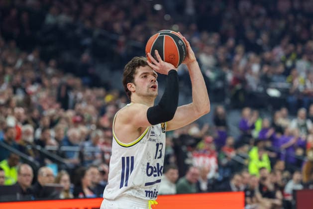 Tarik Biberovic (Fenerbahce Beko Istanbul, 13), GER, FC Bayern Basketball vs. Fenerbahce Beko Istanbul, Basketball, Euroleague, 35. Spieltag, Saison 2025 2026, 01.04.2026, GER, FC Bayern Basketball vs. Fenerbahce Beko Istanbul, Basketball, Euroleague, 35. Spieltag, Saison 2025 2026, 01.04.2026 Muenchen Copyright: xEibner-Pressefoto JennixMaulx EP_JML