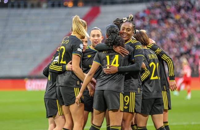 GER, München, Bayern München vs Manchester United, ManU Women s Champions League, Fussball, UEFA, Spielzeit 2025 2026, Allianz Arena, Viertelfinale, Rückspiel im Bild: Melvine Malard (Manchester United Frauen 9), Tor, Freude, Jubel und Emotion, goal scored DFB DFL REGULATIONS PROHIBIT ANY USE OF PHOTOGRAPHS AS IMAGE SEQUENCES AND OR QUASI-VIDEO, 01.04.2026 Copyright: HMBxMedia HendrikxHamelau