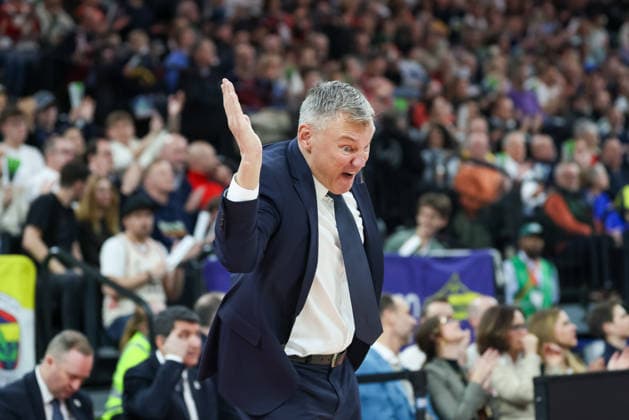 Saras Jasikevicius (Fenerbahce Beko Istanbul, Cheftrainer) gestikuliert, Emotionen, GER, FC Bayern Basketball vs. Fenerbahce Beko Istanbul, Basketball, Euroleague, 35. Spieltag, Saison 2025 2026, 01.04.2026, GER, FC Bayern Basketball vs. Fenerbahce Beko Istanbul, Basketball, Euroleague, 35. Spieltag, Saison 2025 2026, 01.04.2026 Muenchen Copyright: xEibner-Pressefoto JennixMaulx EP_JML
