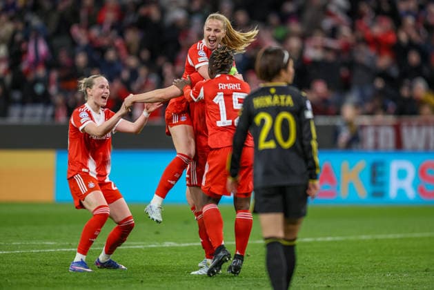 GER, München, Bayern München vs Manchester United, ManU Women s Champions League, Fussball, UEFA, Spielzeit 2025 2026, Allianz Arena, Viertelfinale, Rückspiel im Bild : Glodis Perla Viggosdottir (Bayern München 4), Tor, Freude, Jubel und Emotion, 1:0, Franziska Kett (Bayern München 20) DFB DFL REGULATIONS PROHIBIT ANY USE OF PHOTOGRAPHS AS IMAGE SEQUENCES AND OR QUASI-VIDEO, 01.04.2026 Copyright: HMBxMedia HendrikxHamelau