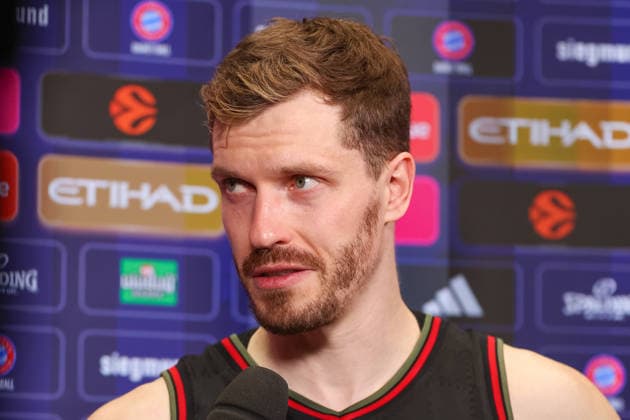 Andreas Obst (FC Bayern Basketball, 13) beim Interview nach dem Spiel, GER, FC Bayern Basketball vs. Fenerbahce Beko Istanbul, Basketball, Euroleague, 35. Spieltag, Saison 2025 2026, 01.04.2026, GER, FC Bayern Basketball vs. Fenerbahce Beko Istanbul, Basketball, Euroleague, 35. Spieltag, Saison 2025 2026, 01.04.2026 Muenchen Copyright: xEibner-Pressefoto JennixMaulx EP_JML