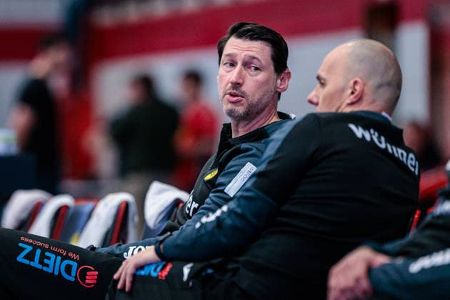 v.l. Anel Mahmutefendic (HSC 2000 Coburg, Trainer), Davor Rokavec (HSC 2000 Coburg, Co-Trainer) GER, TuS N-Luebbecke vs. HSC 2000 Coburg, Handball, 2. Bundesliga, 26. Spieltag, Spielzeit 2025 2026, 02.04.2026 GER, TuS N-Luebbecke vs. HSC 2000 Coburg, Handball, 2. Bundesliga, 26. Spieltag, Spielzeit 2025 2026, 02.04.2026 Luebbecke Copyright: xEibner-Pressefoto JanxRollingerx EP_JSK