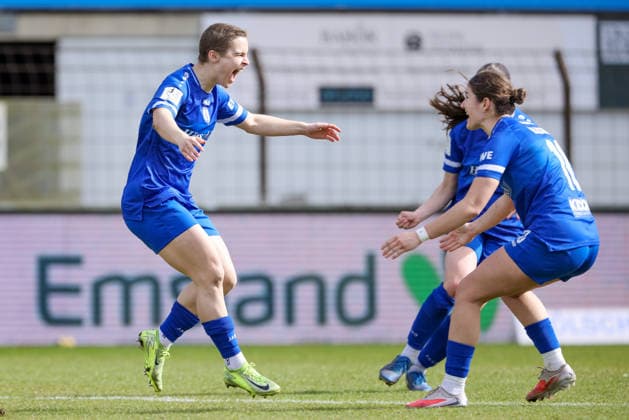 v.li.: Torschützin Sarah Preuß (Preuss, SV Meppen, 11) und Anouk Blaschka (SV Meppen, 10) mit Torjubel, Jubel, jubeln, jubelt, optimistisch, Spielszene, Highlight, Freude über das Tor zum 1:1, DIE DFB-RICHTLINIEN UNTERSAGEN JEGLICHE NUTZUNG VON FOTOS ALS SEQUENZBILDER UND ODER VIDEOÄHNLICHE FOTOSTRECKEN. DFB REGULATIONS PROHIBIT ANY USE OF PHOTOGRAPHS AS IMAGE SEQUENCES AND OR QUASI-VIDEO., 04.04.2026, Meppen (Deutschland), Fussball, 2. Frauen-Bundesliga, SV Meppen - SC Sand