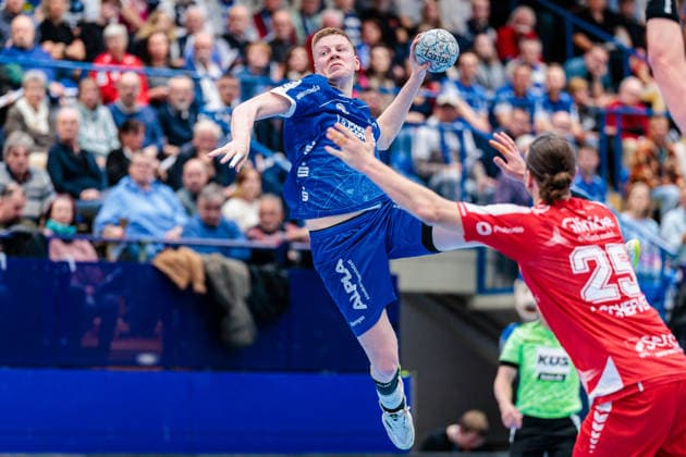 v.l. Niels Gerardus Versteijnen (TBV Lemgo Lippe, 25), Olle Forsell Schefvert (MT Melsungen, 25) GER, TBV Lemgo Lippe vs. MT Melsungen, Handball, 1. Bundesliga, 27. Spieltag, Spielzeit 2025 2026, 04.04.2026 GER, TBV Lemgo Lippe vs. MT Melsungen, Handball, 1. Bundesliga, 27. Spieltag, Spielzeit 2025 2026, 04.04.2026 Lemgo Copyright: xEibner-Pressefoto JanxRollingerx EP_JSK