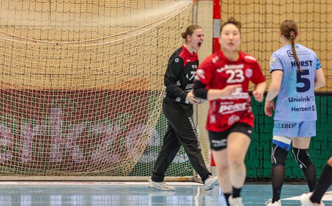 GER, Bad Langensalza, Thüringer HC vs HSG Bensheim Auerbach Flames, Alsco Handball Bundesliga Frauen, Handball, DHB, Spielzeit 2025 2026, Weststadthalle Bensheim, 22. Spieltag im Bild: Marlene Wagner (Bensheim Flames), Emotionen nach Parade DFB DFL REGULATIONS PROHIBIT ANY USE OF PHOTOGRAPHS AS IMAGE SEQUENCES AND OR QUASI-VIDEO, 04.04.2026 Copyright: HMBxMedia HendrikxHamelau