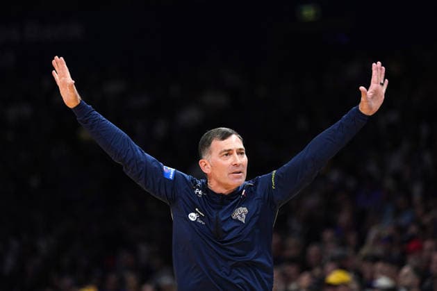 NBL KINGS 36ERS, Mike Wells, Head Coach of the 36ers, gestures during NBL grand final, game five, Sydney Kings v Adelaide 36ers, at Qudos Bank Arena in Sydney, Sunday, April 5, 2026. ( NO ARCHIVING, EDITORIAL USE ONLY SYDNEY NEW SOUTH WALES AUSTRALIA Copyright: xROBBIExSTEPHENSONx 20260405159251309828