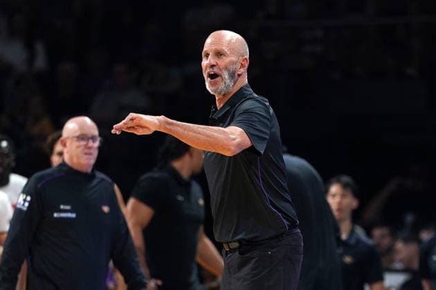 NBL KINGS 36ERS, Brian Goorjian, Head Coach of the Kings, gestures during NBL grand final, game five, Sydney Kings v Adelaide 36ers, at Qudos Bank Arena in Sydney, Sunday, April 5, 2026. ( NO ARCHIVING, EDITORIAL USE ONLY SYDNEY NEW SOUTH WALES AUSTRALIA Copyright: xROBBIExSTEPHENSONx 20260405170374514508