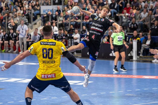 Andri Mar Runarsson (HC Erlangen, 04), Jannik Kohlbacher (Rhein-Neckar Löwen, 80) HC Erlangen vs. Rhein-Neckar Löwen, Handball, 1. Handball Bundesliga, Saison 2025 2026, 28. Spieltag, 05.04.2026 HC Erlangen vs. Rhein-Neckar Löwen, Handball, 1. Handball Bundesliga, Saison 2025 2026, 28. Spieltag, 05.04.2026 Nuernberg Copyright: xEibner-Pressefoto ArdanxFuessmanx EP_AFN
