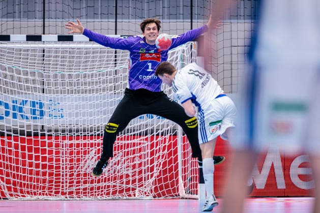 Siebenmeter, v.l. Malte Semisch (GWD Minden, 01), Nicolaj Joergensen (Handball Verein Hamburg, 11) GER, GWD Minden vs. Handball Sport Verein Hamburg, Handball, 1. Bundesliga, 27. Spieltag, Spielzeit 2025 2026, 05.04.2026 GER, GWD Minden vs. Handball Sport Verein Hamburg, Handball, 1. Bundesliga, 27. Spieltag, Spielzeit 2025 2026, 05.04.2026 Minden Copyright: xEibner-Pressefoto JanxRollingerx EP_JSK