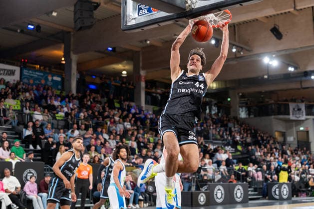 Benedikt Turudic (Veolia Towers Hamburg, 44) beim Dunk, GER, Veolia Towers Hamburg vs SKYLINERS Frankfurt, Basketball, Bundesliga, Spieltag 28, Saison 2025 2026, 05.04.2026 GER, Veolia Towers Hamburg vs SKYLINERS Frankfurt, Basketball, Bundesliga, Spieltag 28, Saison 2025 2026, 05.04.2026 Hamburg Copyright: xEibner-Pressefoto MaxxVincenx EP_MVN