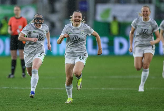 GER, Jena, Carl Zeiss Jena vs Vfl Wolfsburg, DFB-Pokal Frauen, Fussball, DFB, Spielzeit 2025 2026, ad hoc Arena im Ernst-Abbe-Sportfeld, Halbfinale im Bild: Vfl Wolfsburg gewinnen mit 5:4 im Elfmeterschießen nach Toren gegen Carl Zeiss Jena, Freude, Emotionen nach dem Sieg, Anny Kerim-Lindland (VfL Wolfsburg Frauen 38) DFB DFL REGULATIONS PROHIBIT ANY USE OF PHOTOGRAPHS AS IMAGE SEQUENCES AND OR QUASI-VIDEO, 05.04.2025 Copyright: HMBxMedia HendrikxHamelau