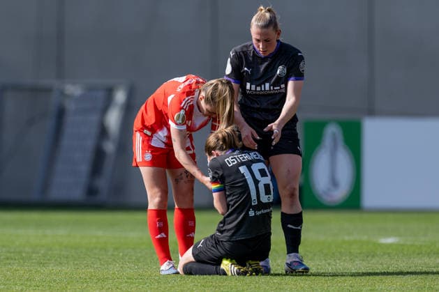 Georgia Stanway (FC Bayern Muenchen Frauen, 31) kuemmert sich um die angeschlagene Lena Ostermeier (SGS Essen, 18) GER, FC Bayern Muenchen Frauen vs. SGS Essen, Fussball, DFB-Pokal, Halbfinale, Saison 2025 2026, 06.04.2026. (DFL DFB REGULATIONS PROHIBIT ANY USE OF PHOTOGRAPHS as IMAGE SEQUENCES and or QUASI-VIDEO). GER, FC Bayern Muenchen Frauen vs. SGS Essen, Fussball, DFB-Pokal, Halbfinale, Saison 2025 2026, 06.04.2026. Muenchen Copyright: xEibner-Pressefoto HeikexFeinerx EP_HFR