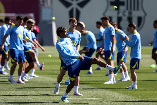 April 7, 2026, Sant Joan Despi, Barcelona, SPAIN: Lamine Yamal during the training day of FC Barcelona, Barca ahead UEFA Champions League 2025 26, Quarter-finals First Leg, football match against Atletico de Madrid at Ciutat Esportiva Joan Gamper on April 07, 2026 in Sant Joan Despi, Barcelona, Spain. FC Barcelona Training And press conference, PK, Pressekonferenz - Uefa Champions League 2025 26 Quarter-Finals First Leg - ZUMAa181 20260407_zaa_a181_012 Copyright: xJavierxBorregox