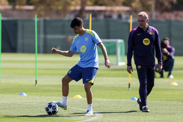 April 7, 2026, Sant Joan Despi, Barcelona, SPAIN: Pedri and Hansi Flick, head coach during the training day of FC Barcelona, Barca ahead UEFA Champions League 2025 26, Quarter-finals First Leg, football match against Atletico de Madrid at Ciutat Esportiva Joan Gamper on April 07, 2026 in Sant Joan Despi, Barcelona, Spain. FC Barcelona Training And press conference, PK, Pressekonferenz - Uefa Champions League 2025 26 Quarter-Finals First Leg - ZUMAa181 20260407_zaa_a181_014 Copyright: xJavierxBorregox
