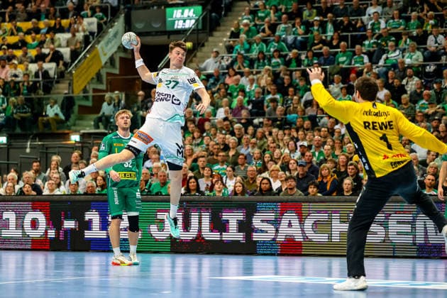 Oskar Sunnefeldt (FRISCH AUF! Goeppingen, 27) wirft den Ball , SC DHfK Leipzig vs FRISCH AUF! Goeppingen, Handball, 1. Bundesliga, 28. Spieltag, Saison 2025 2026, 09.04.2026, SC DHfK Leipzig vs FRISCH AUF! Goeppingen, Handball, 1. Bundesliga, 28. Spieltag, Saison 2025 2026, 09.04.2026 Leipzig Copyright: xEibner-Pressefoto LauraxRoemerx EP_LRR