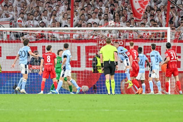 Szene zum Tor zum 3:0 durch Matthias Ginter (SC Freiburg, 28) GER, SC Freiburg - Celta Vigo, Fussball, Europa League, Viertelfinale, Saison 2025 2026, 09.04.2026 GER, SC Freiburg - Celta Vigo, Fussball, Europa League, Viertelfinale, Saison 2025 2026, 09.04.2026 Freiburg Copyright: xEibner-Pressefoto ThomasxHessx EP_THS