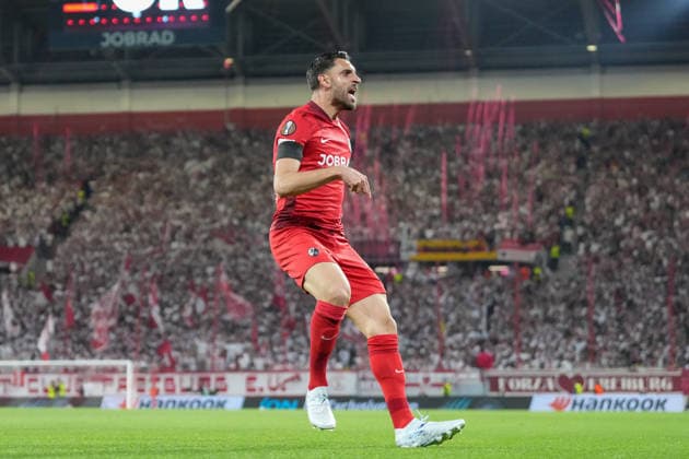 Vincenzo Grifo (SC Freiburg, 32) Torjubel, Emotionen, Torschuss, Abschluss, Torerfolg, Tor, Treffer , Deutschland, Fussball, UEFA Europa League, Viertelfinale, Hinspiel, 2025 2026, SC Freiburg vs. RC Celta de Vigo, 09.04.2026, Europa-Park Stadion, Freiburg, Deutschland Freiburg Europa-Park Stadion Baden-Württemberg Deutschland Copyright: xArnexAmbergx
