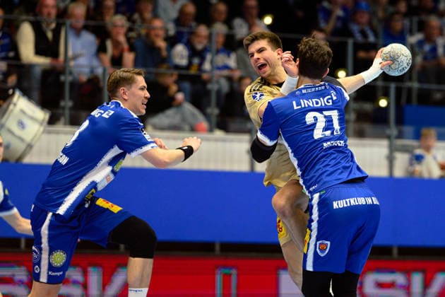 Renars Uscins (TSV Hannover-Burgdorf, 10), Philipp Meyer (ThSV Eisenach, 27), Oskar Joelsson (ThSV Eisenach, 03) GER, ThSV Eisenach gegen TSV Hannover-Burgdorf, 1. Daikin Handballbundesliga, Handball, 28.Spieltag, Saison 2025 2026, 19.00 Uhr, 10.04.2026 GER, ThSV Eisenach gegen TSV Hannover-Burgdorf, 1. Daikin Handballbundesliga, Handball, 28.Spieltag, Saison 2025 2026, 19.00 Uhr, 10.04.2026 Eisenach Copyright: xEibner-Pressefoto MartinxHerbstx EP_MHT
