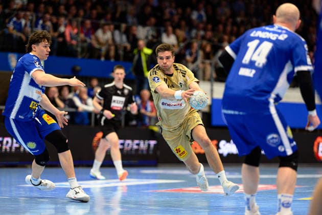 Renars Uscins (TSV Hannover-Burgdorf, 10), Tillman Leu (ThSV Eisenach, 99), Peter Walz (ThSV Eisenach, 14) GER, ThSV Eisenach gegen TSV Hannover-Burgdorf, 1. Daikin Handballbundesliga, Handball, 28.Spieltag, Saison 2025 2026, 19.00 Uhr, 10.04.2026 GER, ThSV Eisenach gegen TSV Hannover-Burgdorf, 1. Daikin Handballbundesliga, Handball, 28.Spieltag, Saison 2025 2026, 19.00 Uhr, 10.04.2026 Eisenach Copyright: xEibner-Pressefoto MartinxHerbstx EP_MHT
