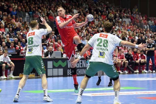 Dainis Kristopans (MT Melsungen 10) (am Ball), Karolis Antanavicius (GWD Minden 8), Tom Bergner (GWD Minden 28) (R) , GER, MT Melsungen - TSV GWD Minden, Handball, 1. Bundesliga, 28. Spieltag, Saison 2025 2026, 10.04.2026, GER, MT Melsungen - TSV GWD Minden, Handball, 1. Bundesliga, 28. Spieltag, Saison 2025 2026, 10.04.2026 Kassel Copyright: xEibner-Pressefotox xRolandxSippex EP_RSL