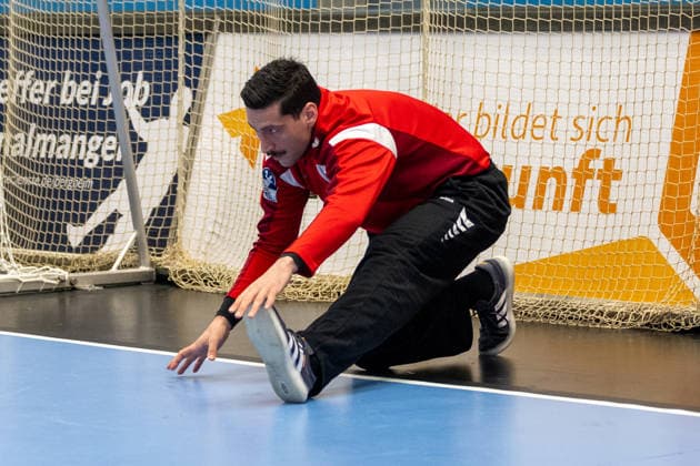 Martin Tomovski (SG BBM Bietigheim, 12) beim Aufwaermen. TSV Bayer Dormagen vs. SG BBM Bietigheim, Handball, 2. HBL, 27. Spieltag, Saison 2025 2026, 11.04.2026 TSV Bayer Dormagen vs. SG BBM Bietigheim, Handball, 2. HBL, 27. Spieltag, Saison 2025 2026, 11.04.2026 Dormagen Copyright: xEibner-Pressefoto ThomasxHaeslerx EP_THR