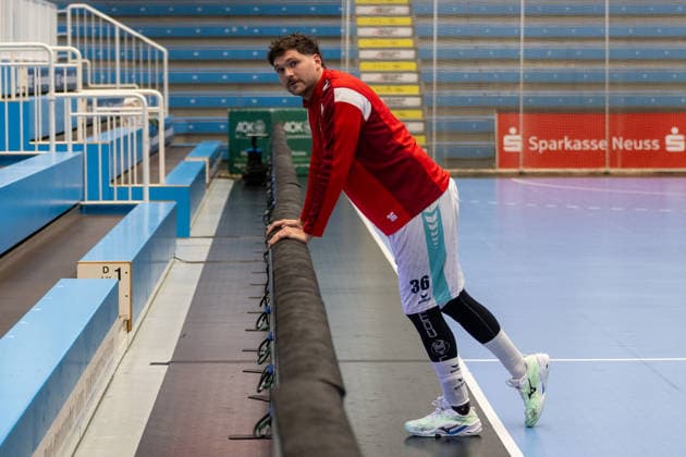 Jonathan Fischer (SG BBM Bietigheim, 36) beim Aufwaermen. TSV Bayer Dormagen vs. SG BBM Bietigheim, Handball, 2. HBL, 27. Spieltag, Saison 2025 2026, 11.04.2026 TSV Bayer Dormagen vs. SG BBM Bietigheim, Handball, 2. HBL, 27. Spieltag, Saison 2025 2026, 11.04.2026 Dormagen Copyright: xEibner-Pressefoto ThomasxHaeslerx EP_THR