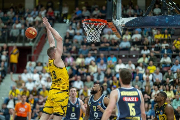 Jonas Wohlfarth-Bottermann (MHP RIESEN Ludwigsburg, 18), , GER, MHP RIESEN Ludwigsburg vs. ALBA Berlin, Basketball Bundesliga, easycredit BBL, 29. Spieltag, Spielzeit 2025 2026, 11.04.2026, GER, MHP RIESEN Ludwigsburg vs. ALBA Berlin, Basketball Bundesliga, easycredit BBL, 29. Spieltag, Spielzeit 2025 2026, 11.04.2026 Ludwigsburg Copyright: xEibner-Pressefoto SaschaxWaltherx EP_EER