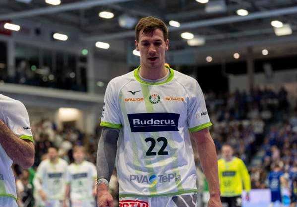 Jona Schoch (HSG Wetzlar 22) enttaeuscht, enttaeuscht schauend, dissapointed, traurig, frustiert, frust, gefrustet, frustrated nach der Niederlage VfL Gummersbach - HSG Wetzlar, Handball Daikin HBL Handball Bundesliga, 28. Spieltag, 11.04.2026 Copyright: HMBxMedia xMarcoxBader