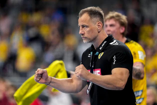 Maik Machulla (Trainer, Cheftrainer, RNL), Einzelbild, Einzelfoto, Aktion, Action, Jubel, jubeln, jubelt, celebration, Freude, freuen, freut sich, zuversichtlich, optimistisch, positiv, Spielszene, 11.04.2026, Mannheim (Deutschland), Handball, Bundesliga, Rhein-Neckar Löwen - SG Flensburg-Handewitt