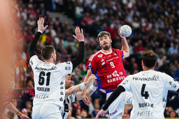 Wurf Tor Jacob Lassen (Handball Verein Hamburg, 09) GER, Handball Sport Verein Hamburg vs. THW Kiel, Handball, 1. Bundesliga, Spieltag 28, Saison 2025 2026, 12.04.2026 GER, Handball Sport Verein Hamburg vs. THW Kiel, Handball, 1. Bundesliga, Spieltag 28, Saison 2025 2026, 12.04.2026 Hamburg Copyright: xEibner-Pressefoto MarcelxvonxFehrnx EP_MFN