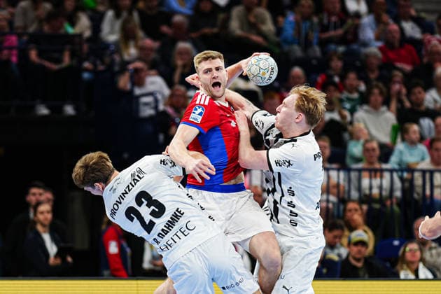 Rune Dahmke (THW Kiel, 23), Einar Olafsson (Handball Verein Hamburg, 23), Eric Johansson (THW Kiel, 21) GER, Handball Sport Verein Hamburg vs. THW Kiel, Handball, 1. Bundesliga, Spieltag 28, Saison 2025 2026, 12.04.2026 GER, Handball Sport Verein Hamburg vs. THW Kiel, Handball, 1. Bundesliga, Spieltag 28, Saison 2025 2026, 12.04.2026 Hamburg Copyright: xEibner-Pressefoto MarcelxvonxFehrnx EP_MFN