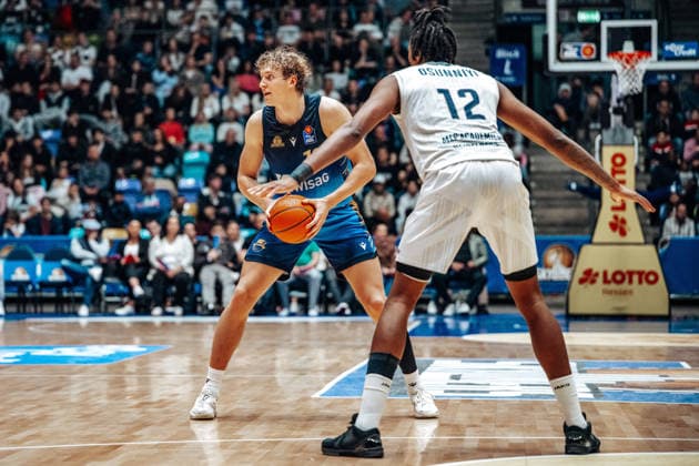 Jacob Holt (Skyliners Frankfurt, 10), Osun Osunniyi (MLP Academics Heidelberg, 12) GER, Skyliners Frankfurt vs. MLP Academics Heidelberg, easycredit BBL, Bundesliga, 29 Spieltag, Saison 2025 2026. 12.04.2026 Eibner-Pressefoto Attila Ziga GER, Skyliners Frankfurt vs. MLP Academics Heidelberg, easycredit BBL, Bundesliga, 29 Spieltag, Saison 2025 2026. 12.04.2026 Frankfurt am Main Copyright: xEibner-Pressefotox EP_AZA