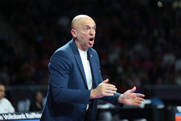 Rodrigo Pastore (Niners Chemnitz, Chef-Trainer) gestikuliert, GER, FC Bayern Basketball vs. Niners Chemnitz, Basketball, easycredit Basketball Bundesliga, 29. Spieltag, Saison 2025 2026, 12.04.2026, GER, FC Bayern Basketball vs. Niners Chemnitz, Basketball, easycredit Basketball Bundesliga, 29. Spieltag, Saison 2025 2026, 12.04.2026 Muenchen Copyright: xEibner-Pressefoto JennixMaulx EP_JML
