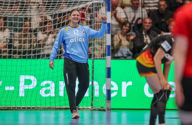 GER, Hamm, Deutschland vs Belgien, EHF EURO Qualifiers, Handball, EHF, Spielzeit 2025 2026, WESTPRESS arena, 6. Spieltag im Bild v.l.: Marie Weiss (Deutschland Handball Frauen 12), Freude und Emotionen nach dem Sieg DFB DFL REGULATIONS PROHIBIT ANY USE OF PHOTOGRAPHS AS IMAGE SEQUENCES AND OR QUASI-VIDEO, 12.04.2026 Copyright: HMBxMedia HendrikxHamelau