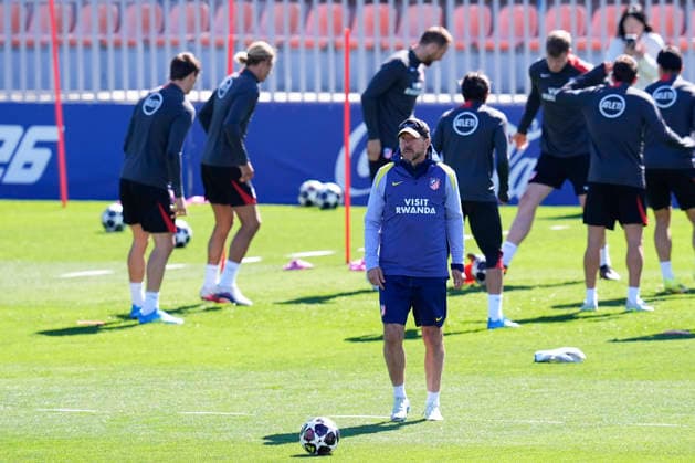 April 13, 2026, Majadahonda, Madrid, Spain: Diego Pablo Simeone, head coach of Atletico de Madrid, during the training day of Atletico de Madrid ahead the UEFA Champions League 2025 26 Quarter-Final Second Leg match against FC Barcelona, Barca at Ciudad Deportiva Wanda Atletico de Madrid on April 13, 2026, in Majadahonda, Madrid, Spain. Atletico De Madrid Training Session And press conference, PK, Pressekonferenz - UEFA Champions League 2025 26 Quarter-Final Second Leg - ZUMAa181 20260413_zaa_a181_007 Copyright: xDennisxAgyemanx