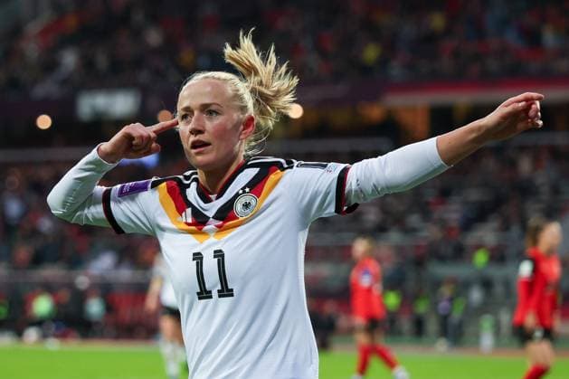 Lea Schueller 11 (Deutschland) jubelt nach ihrem Treffer zum 5:1, Emotion, Freude, Deutschland vs. Oesterreich, DFB, Fussball, Frauen, Qualifikation zur Frauen-WM, Gruppenphase, Gruppe D, Spieltag 3 von 6, Saison 2025 26, 14.04.2026 Nuernberg Bayern Deutschland